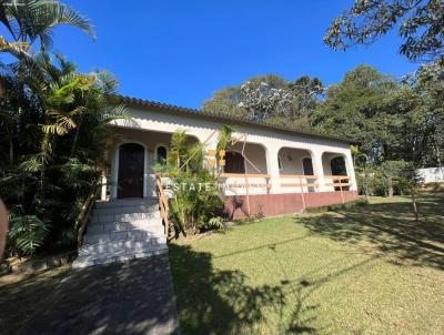 Casa para Venda, em Aruj�, bairro Centro, 2 dormit�rios, 1 banheiro, 1 su�te, 4 vagas